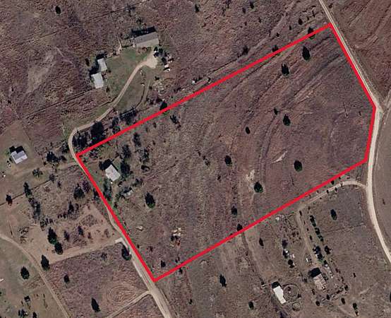 11.5 Acres of Land with Home for Sale in Itasca, Texas