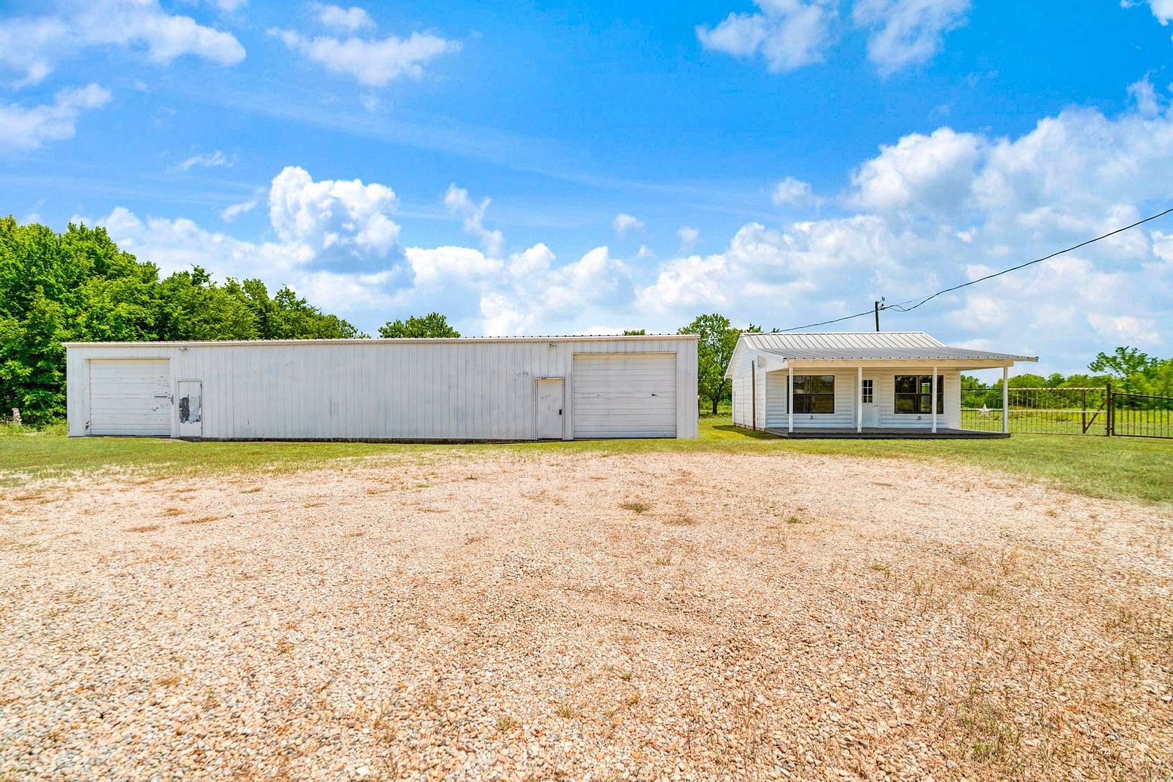 11 Acres of Mixed-Use Land for Sale in Paris, Texas