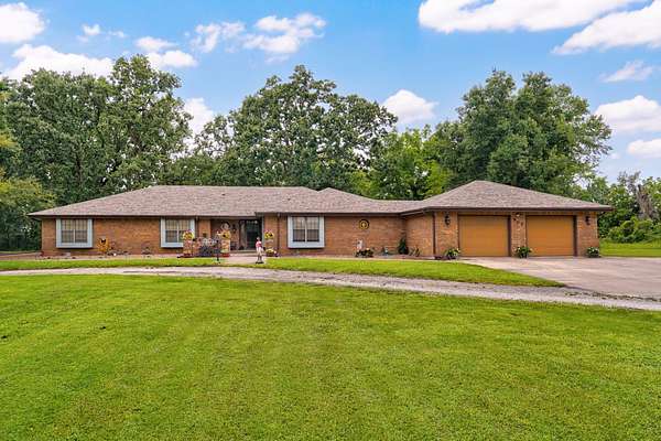 6 Acres of Land with Home for Sale in Billings, Missouri