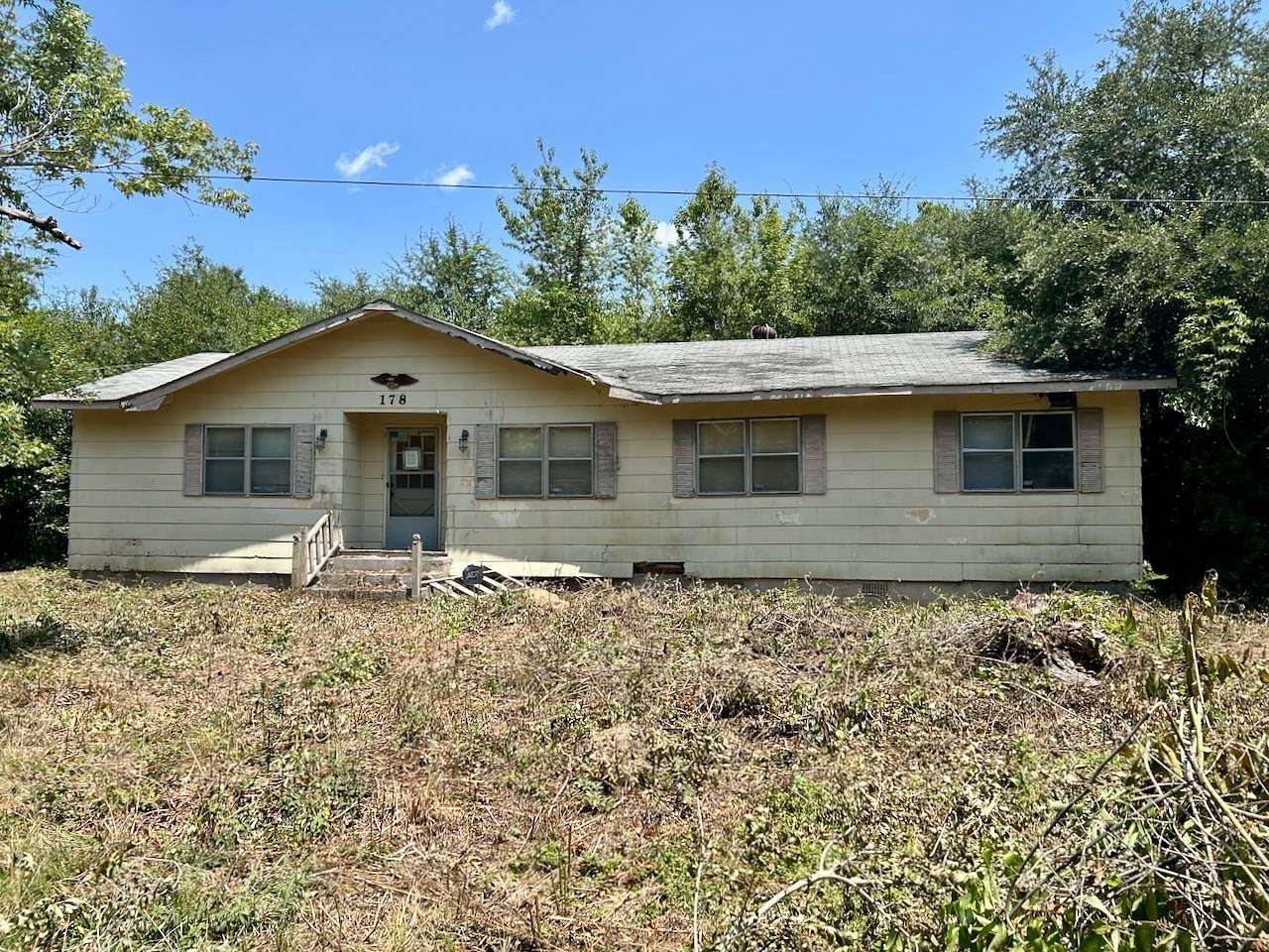 0.69 Acres of Residential Land for Auction in North, South Carolina