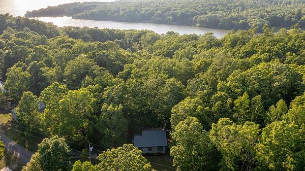 1 Acre of Land for Sale in Dover, Tennessee
