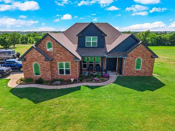 17 Acres of Land with Home for Sale in Purcell, Oklahoma