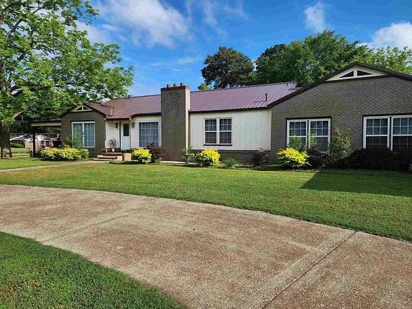 6.3 Acres of Land with Home for Sale in Nashville, Arkansas