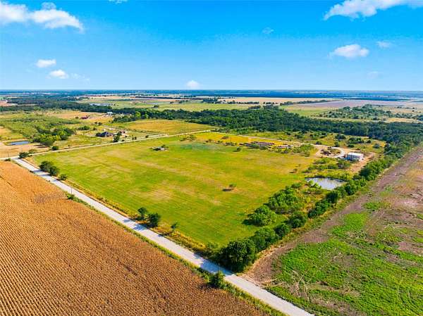 20 Acres of Agricultural & Residential Land for Sale in Mart, Texas
