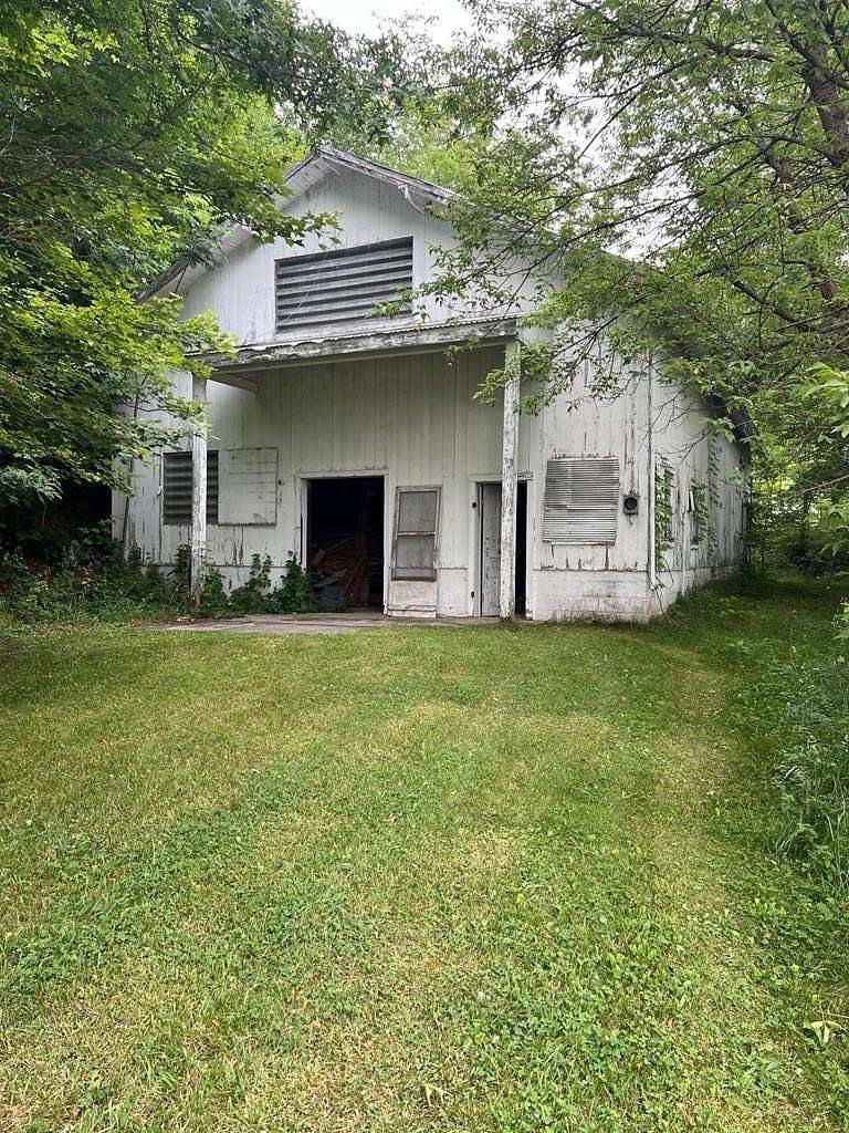 0.78 Acres of Mixed-Use Land for Sale in Troutdale, Virginia