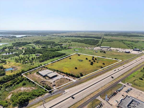 19.3 Acres of Improved Commercial Land for Sale in Corsicana, Texas