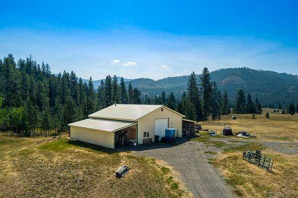 40 Acres of Land with Home for Sale in Malo, Washington