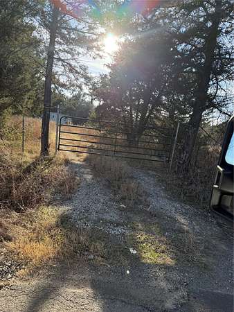10 Acres of Recreational & Residential Land for Sale in Corsicana, Texas