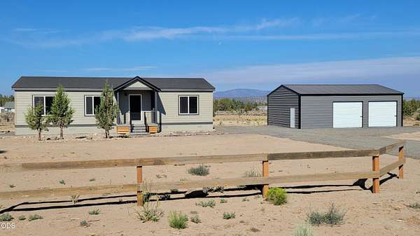 1.86 Acres of Land with Home for Sale in Prineville, Oregon