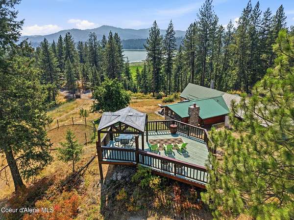 5.28 Acres of Land with Home for Sale in Newman Lake, Washington
