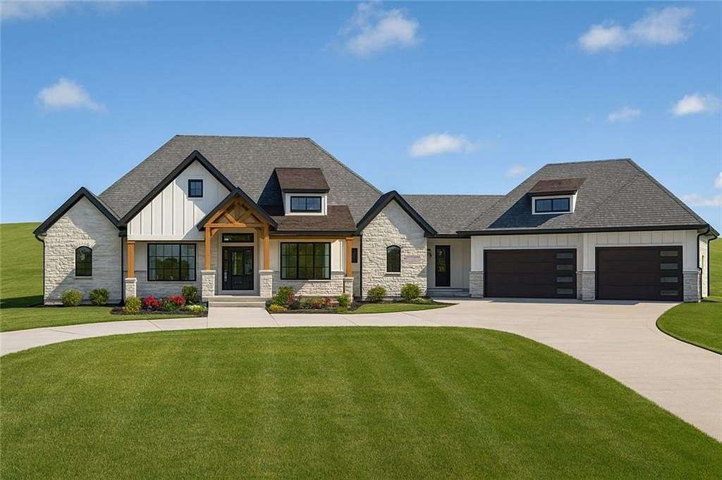5 Acres of Land with Home for Sale in Flowery Branch, Georgia