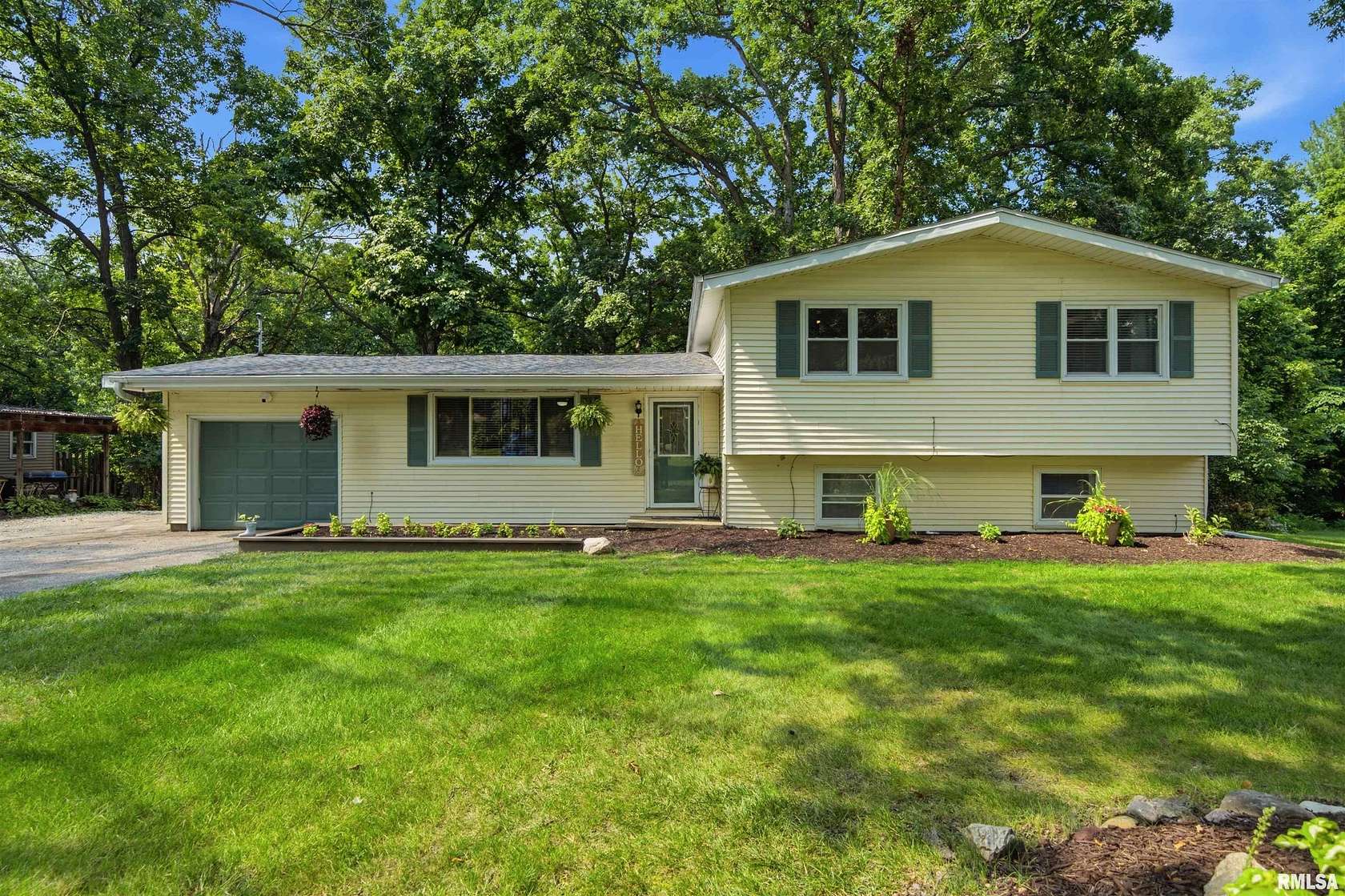 1.67 Acres of Land with Home for Sale in Washington, Illinois
