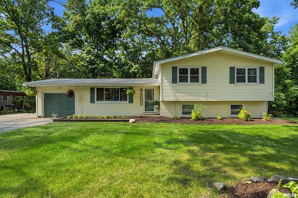 1.67 Acres of Land with Home for Sale in Washington, Illinois