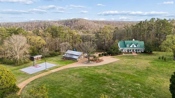 12.7 Acres of Land with Home for Sale in Kingston Springs, Tennessee