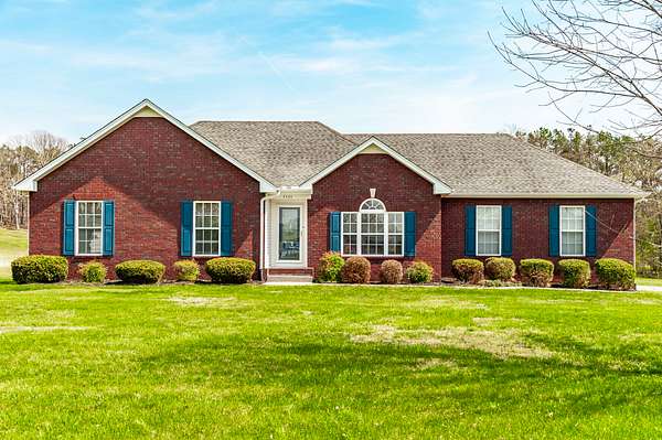 7.46 Acres of Land with Home for Sale in Greenbrier, Tennessee