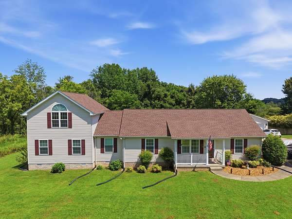 1.89 Acres of Land with Home for Sale in Springfield, Tennessee