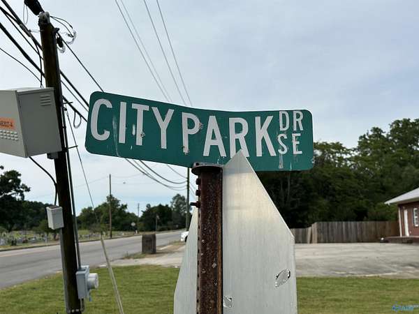 1.66 Acres of Improved Commercial Land for Sale in Arab, Alabama