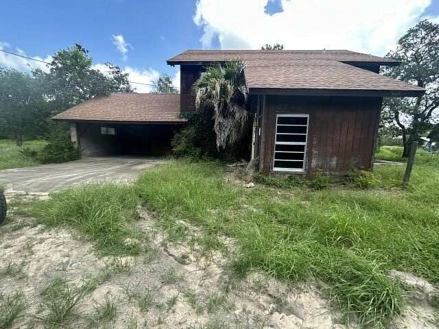 4.47 Acres of Land with Home for Sale in Victoria, Texas