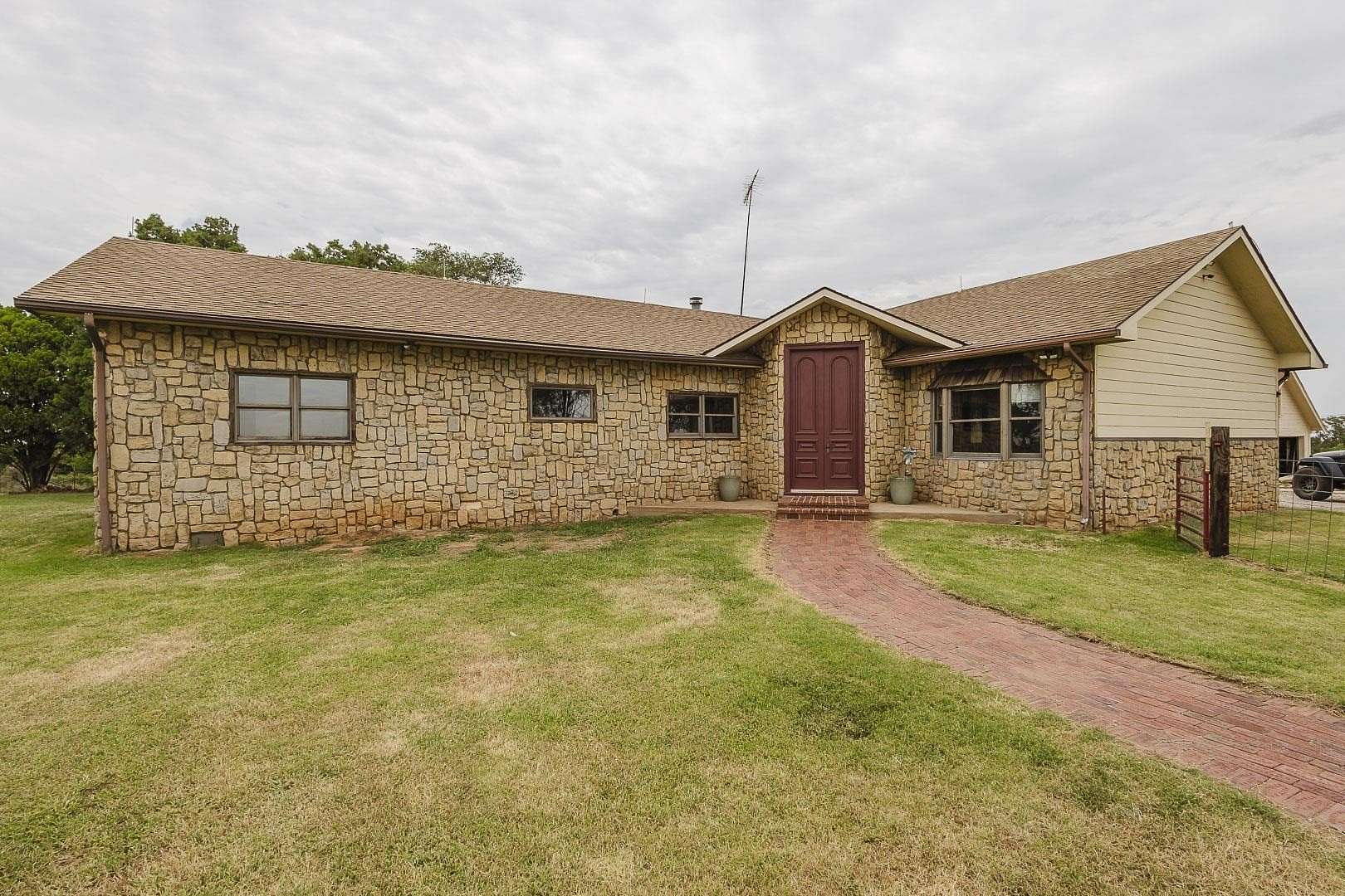 22.1 Acres of Agricultural Land with Home for Auction in Anthony, Kansas