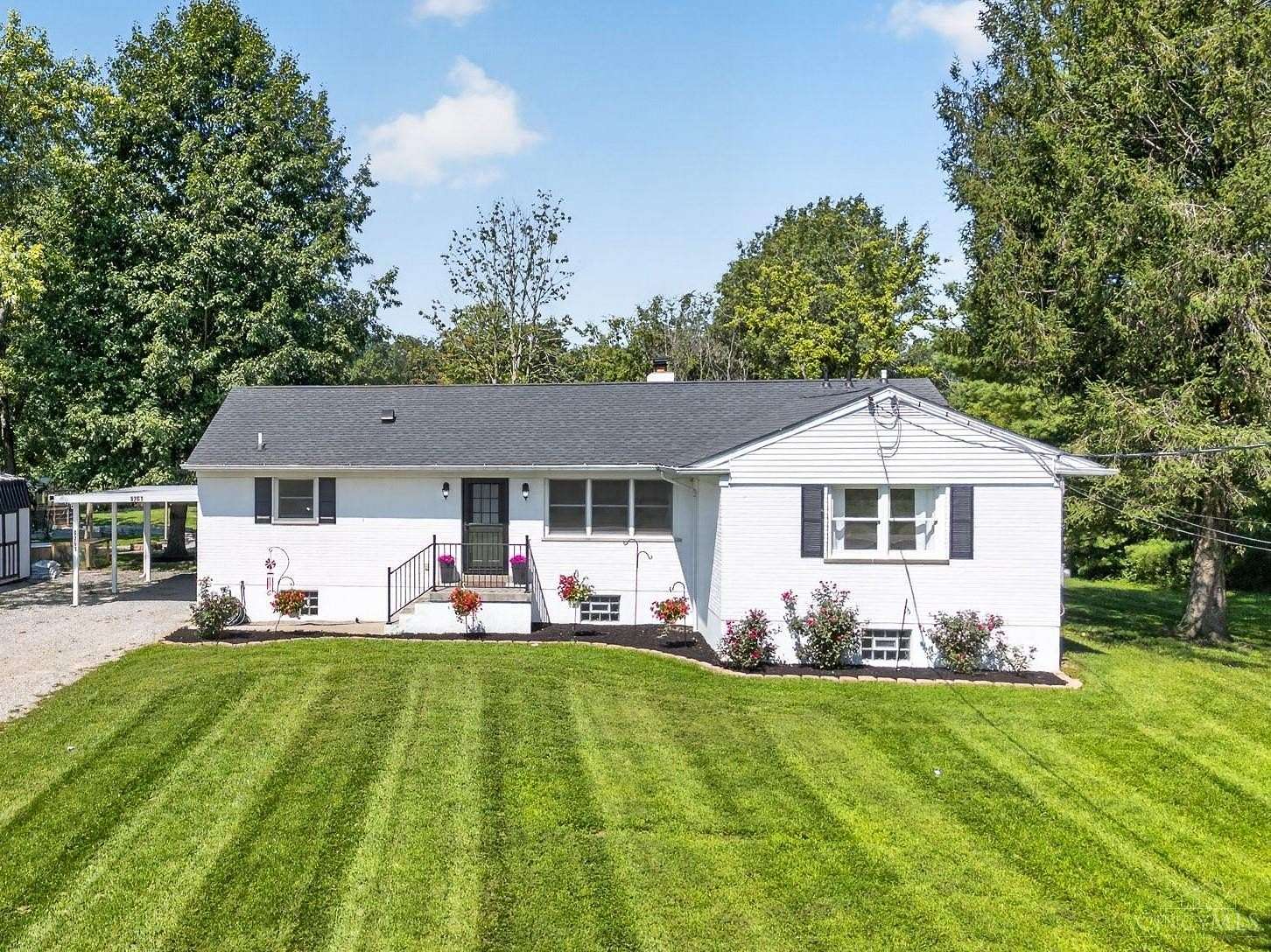 1.63 Acres of Land with Home for Sale in Hamilton Township, Ohio