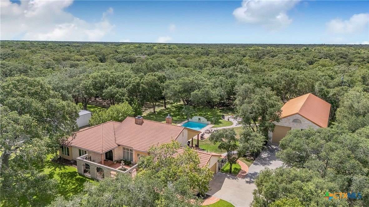 1.5 Acres of Land with Home for Sale in Inez, Texas