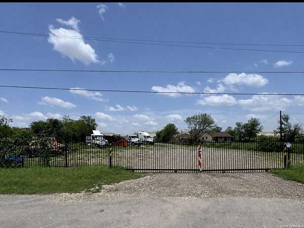 1.5 Acres of Commercial Land for Sale in San Antonio, Texas