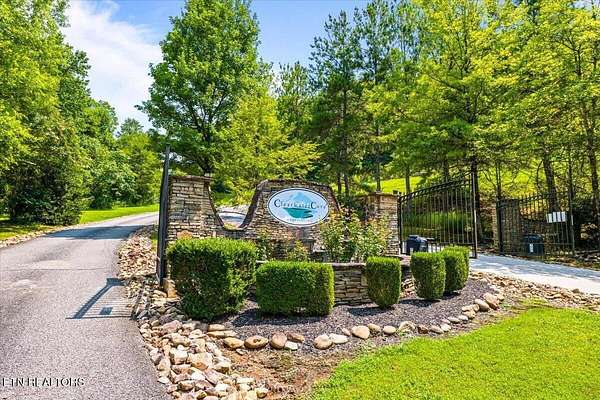 1.42 Acres of Residential Land for Sale in La Follette, Tennessee
