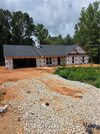 3 Acres of Land with Home for Sale in Colbert, Georgia