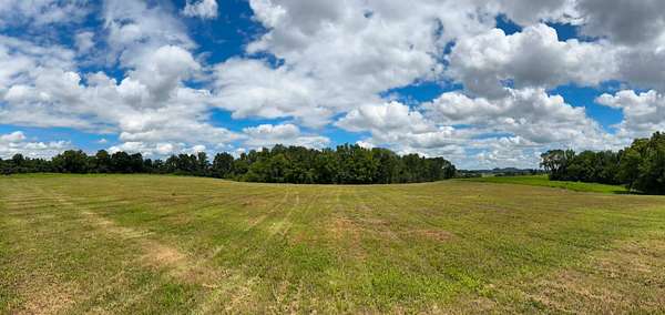5 Acres of Residential Land for Sale in Castalian Springs, Tennessee