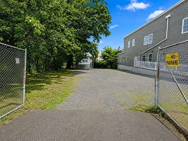 0.06 Acres of Land for Sale in Bayonne, New Jersey