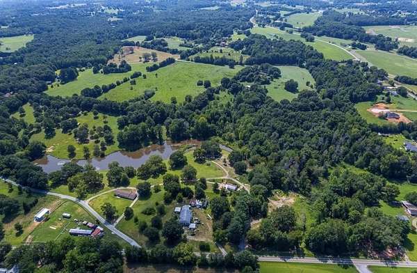 10 Acres of Residential Land for Sale in Campobello, South Carolina