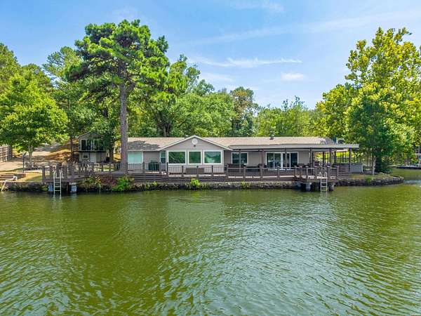 4.62 Acres of Land with Home for Sale in Hot Springs, Arkansas