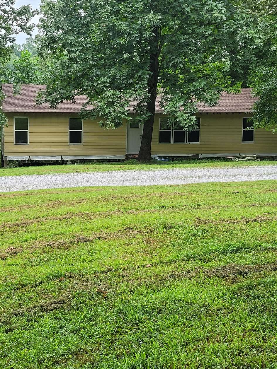 5.3 Acres of Improved Residential Land for Sale in Hilham, Tennessee