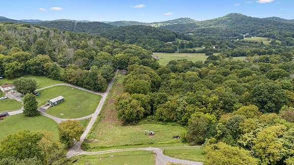3 Acres of Residential Land for Sale in Carthage, Tennessee