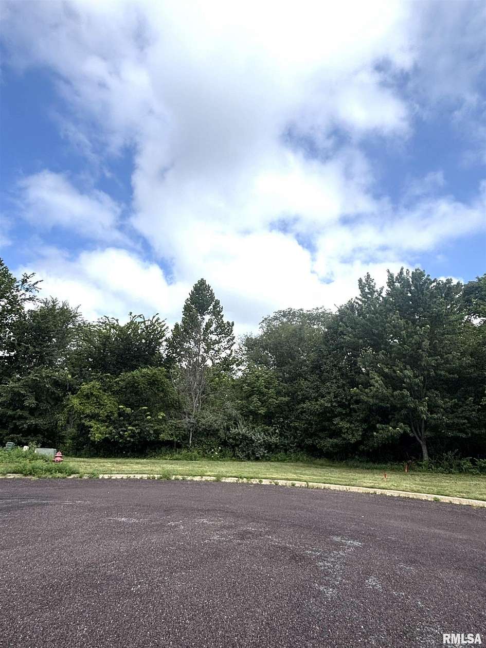0.57 Acres of Residential Land for Sale in Washington, Illinois