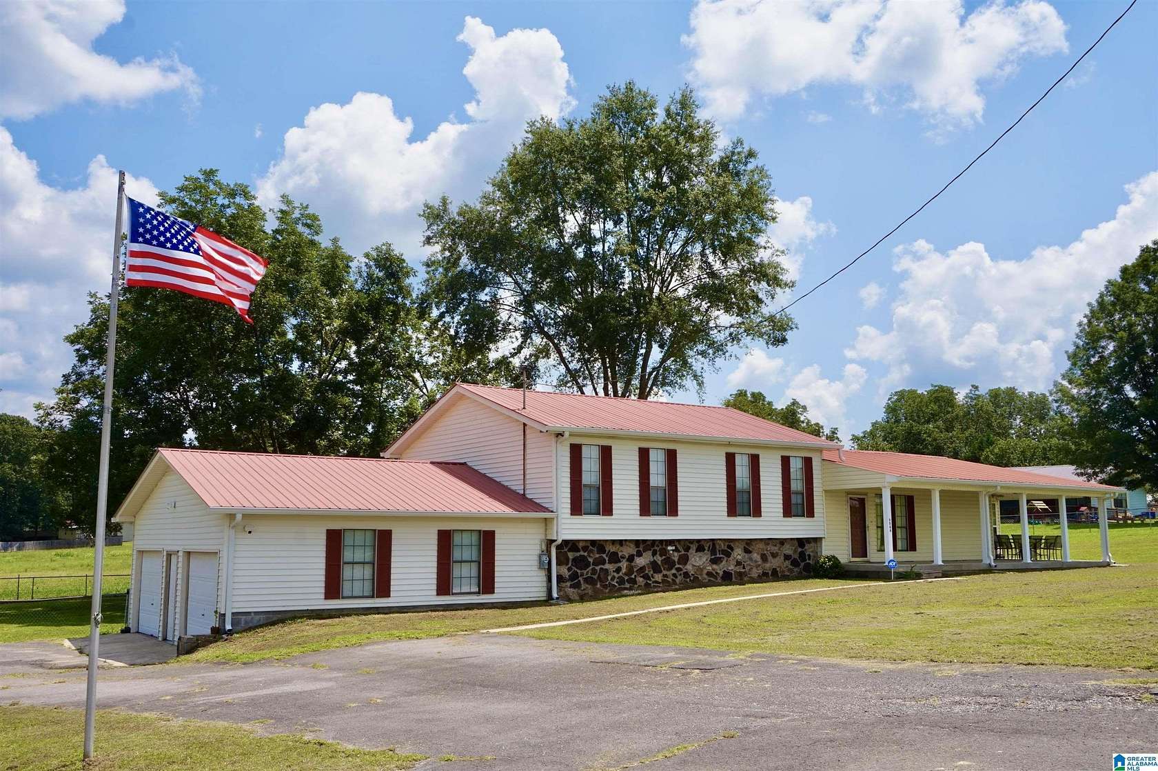 3.6 Acres of Land with Home for Sale in Baileyton, Alabama