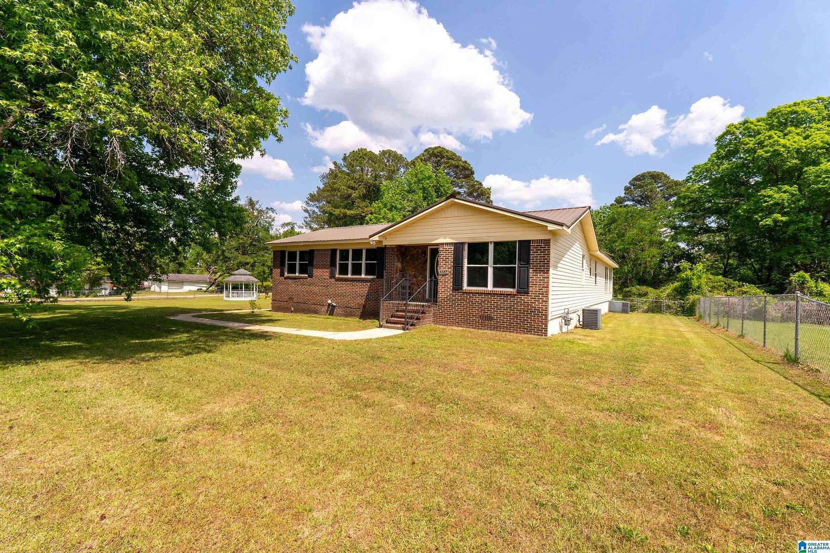 2 Acres of Improved Mixed-Use Land for Sale in Mount Olive, Alabama