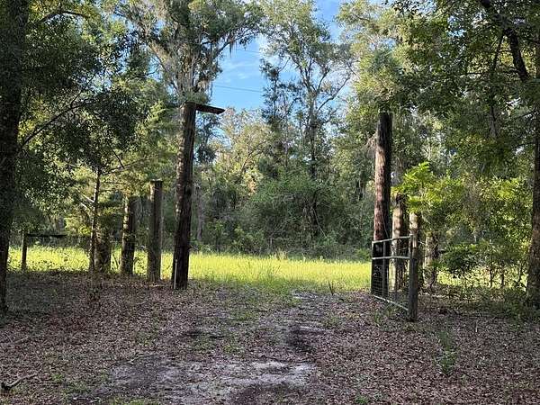 5.18 Acres of Land for Sale in Old Town, Florida