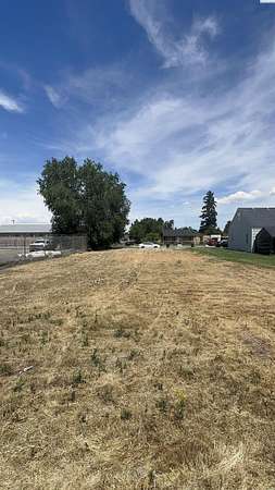 0.21 Acres of Commercial Land for Sale in Grandview, Washington