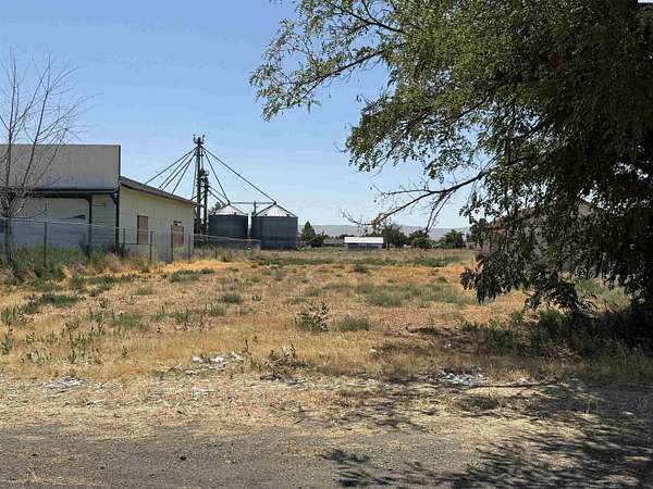 0.15 Acres of Commercial Land for Sale in Mabton, Washington