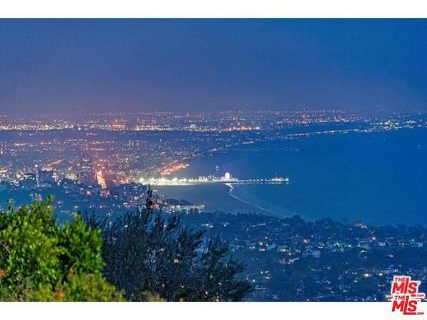 0.37 Acres of Residential Land for Sale in Los Angeles, California