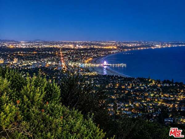 0.37 Acres of Residential Land for Sale in Los Angeles, California
