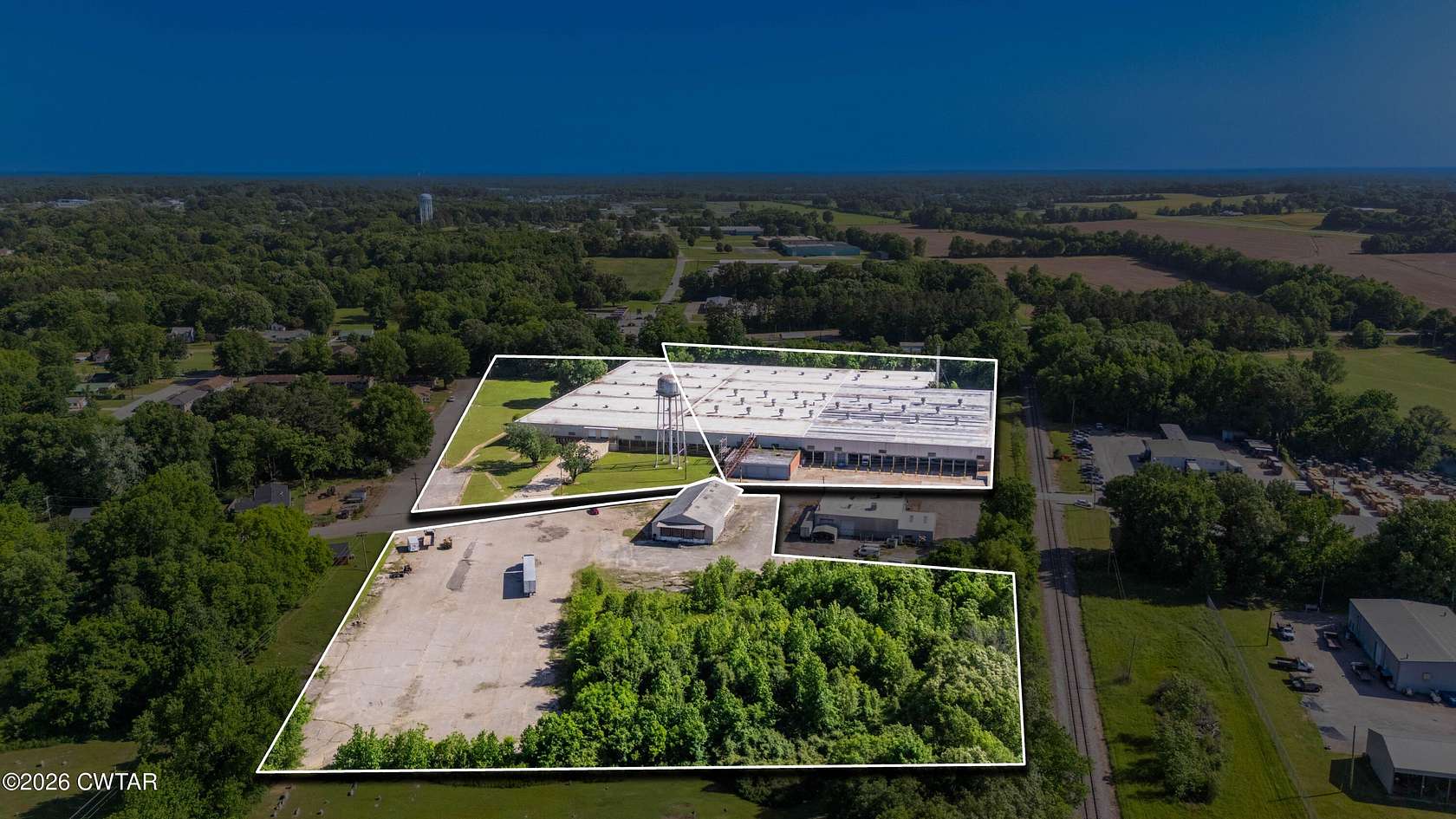 15.7 Acres of Commercial Land for Sale in Trenton, Tennessee