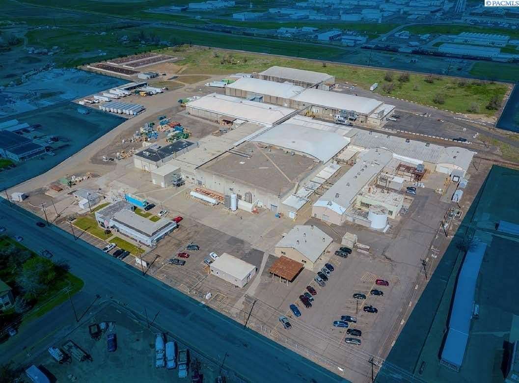 34 Acres of Improved Commercial Land for Sale in Walla Walla, Washington