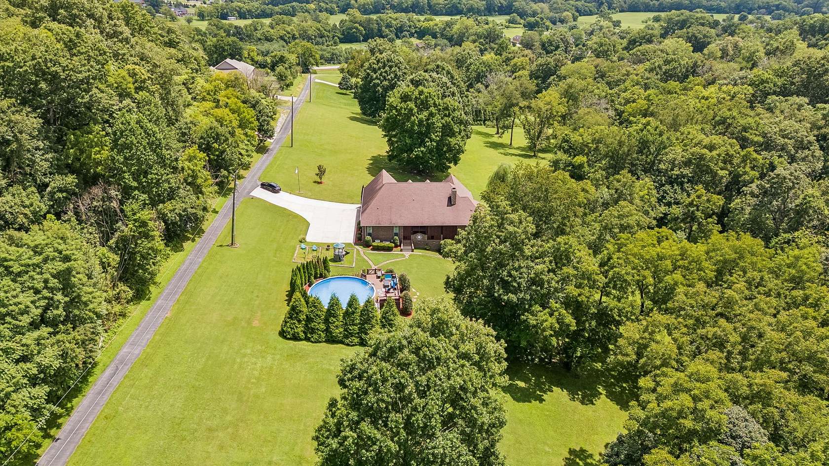 5 Acres of Land with Home for Sale in Hendersonville, Tennessee