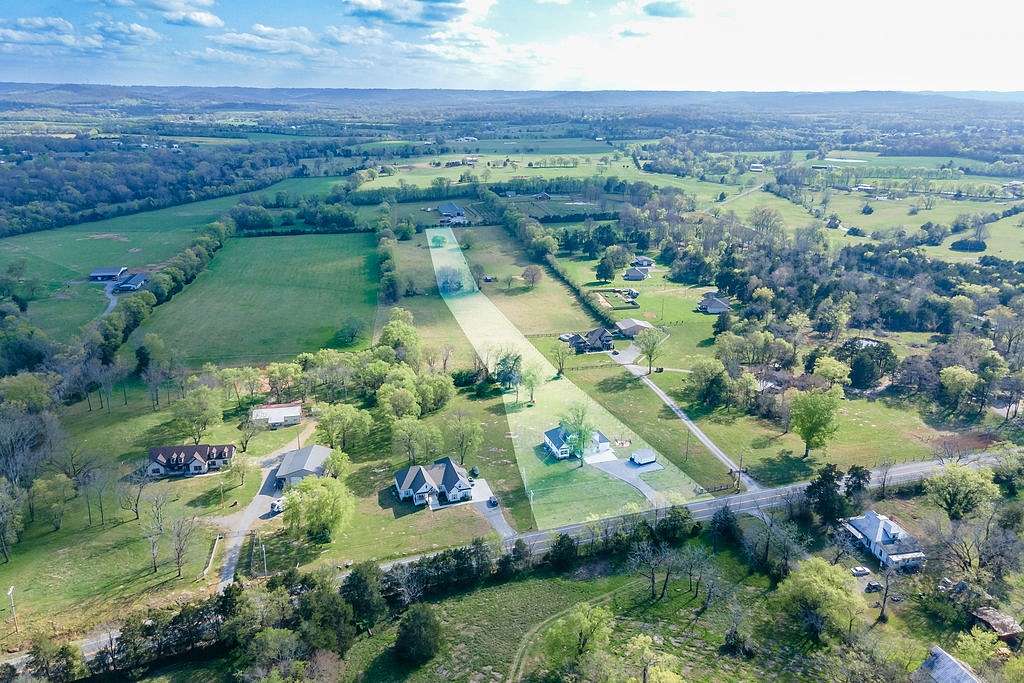 5 Acres of Land with Home for Sale in Shelbyville, Tennessee