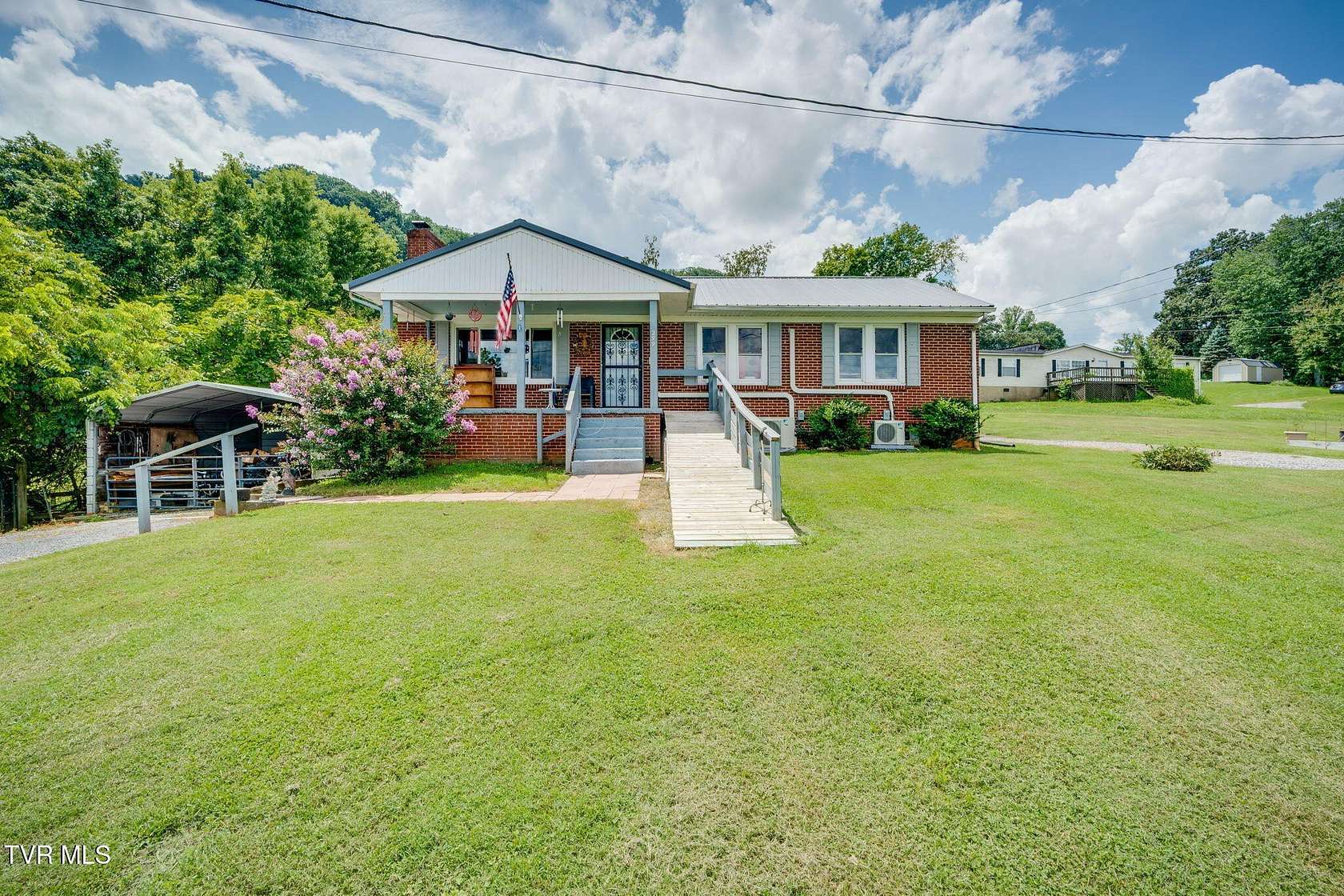 13 Acres of Land with Home for Sale in Church Hill, Tennessee
