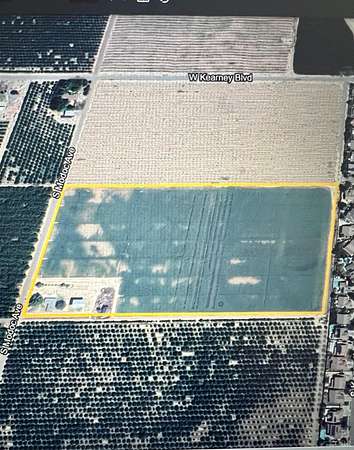20 Acres of Land for Sale in Kerman, California