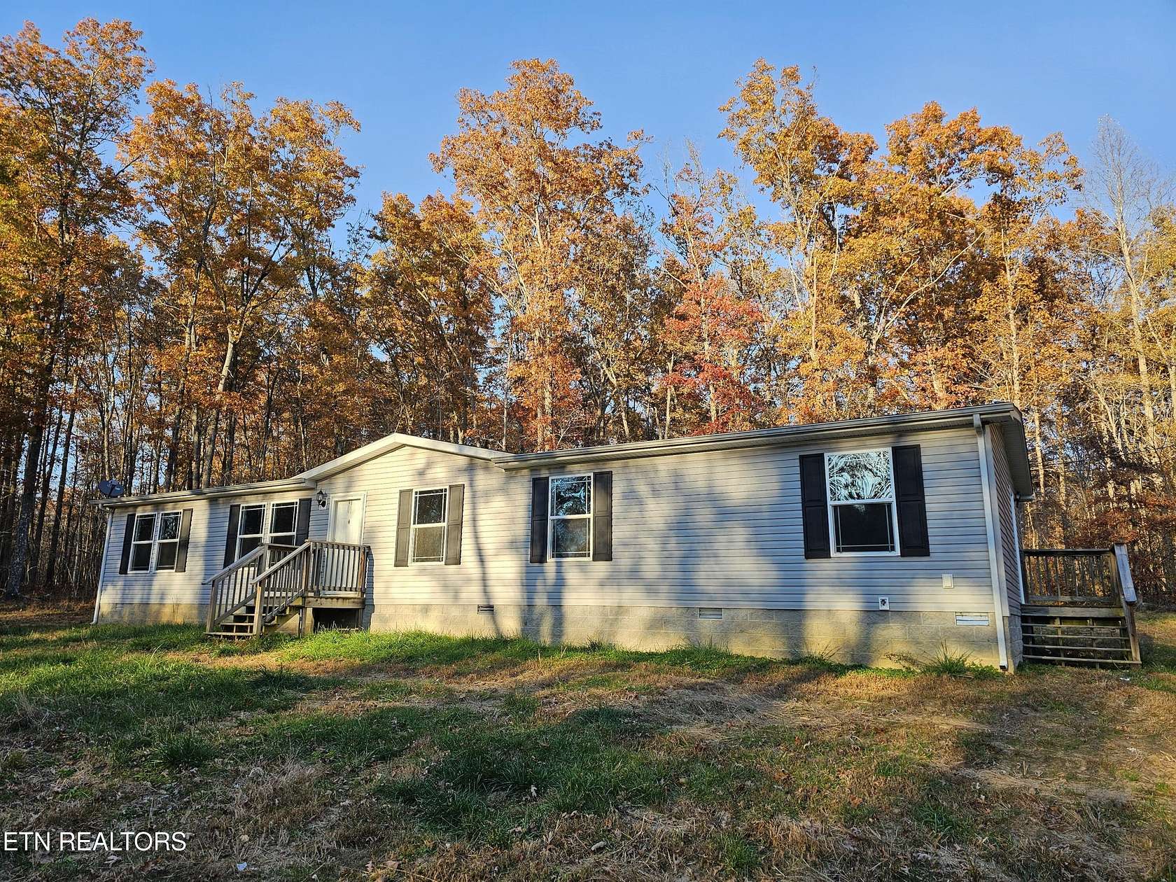 10.5 Acres of Land with Home for Sale in Sunbright, Tennessee