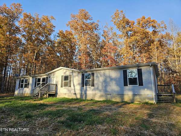 10.5 Acres of Land with Home for Sale in Sunbright, Tennessee
